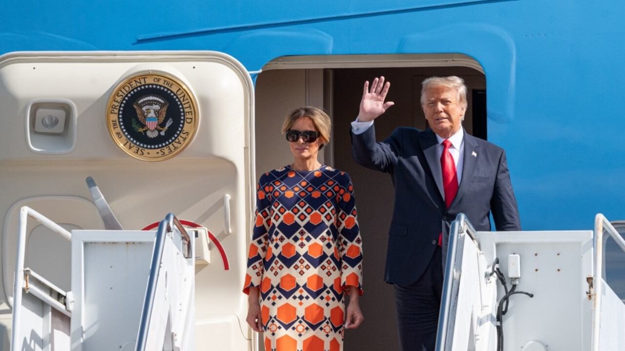 Donald Trump regresa a Florida con Melania