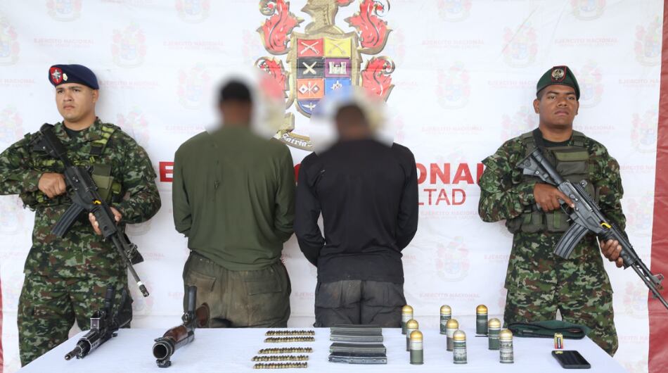 Los dos hombres que se entregaron al Ejército.