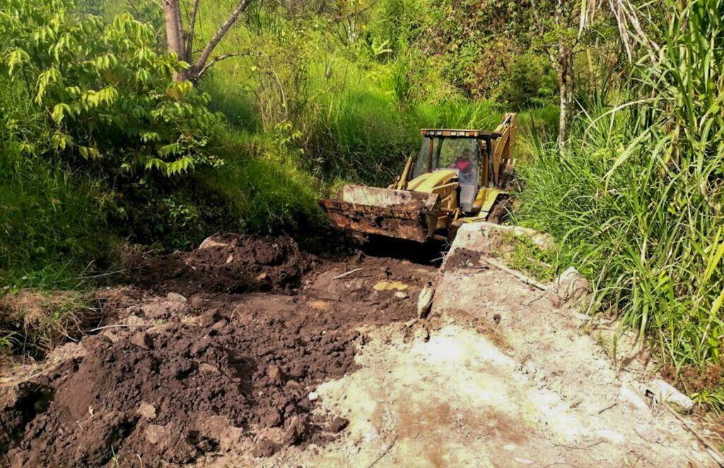Con adecuación de carreteras buscan garantizar la evacuación ante una emergencia por el volcán