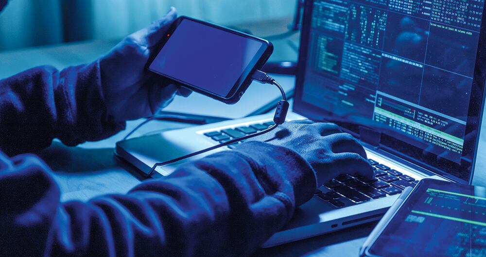 Con la justificación de que supuestamente era cabecilla de una organización criminal dedicada al robo de motos, fue ordenada la interceptación de Johnson Pineda, amigo de Marelbys Meza.