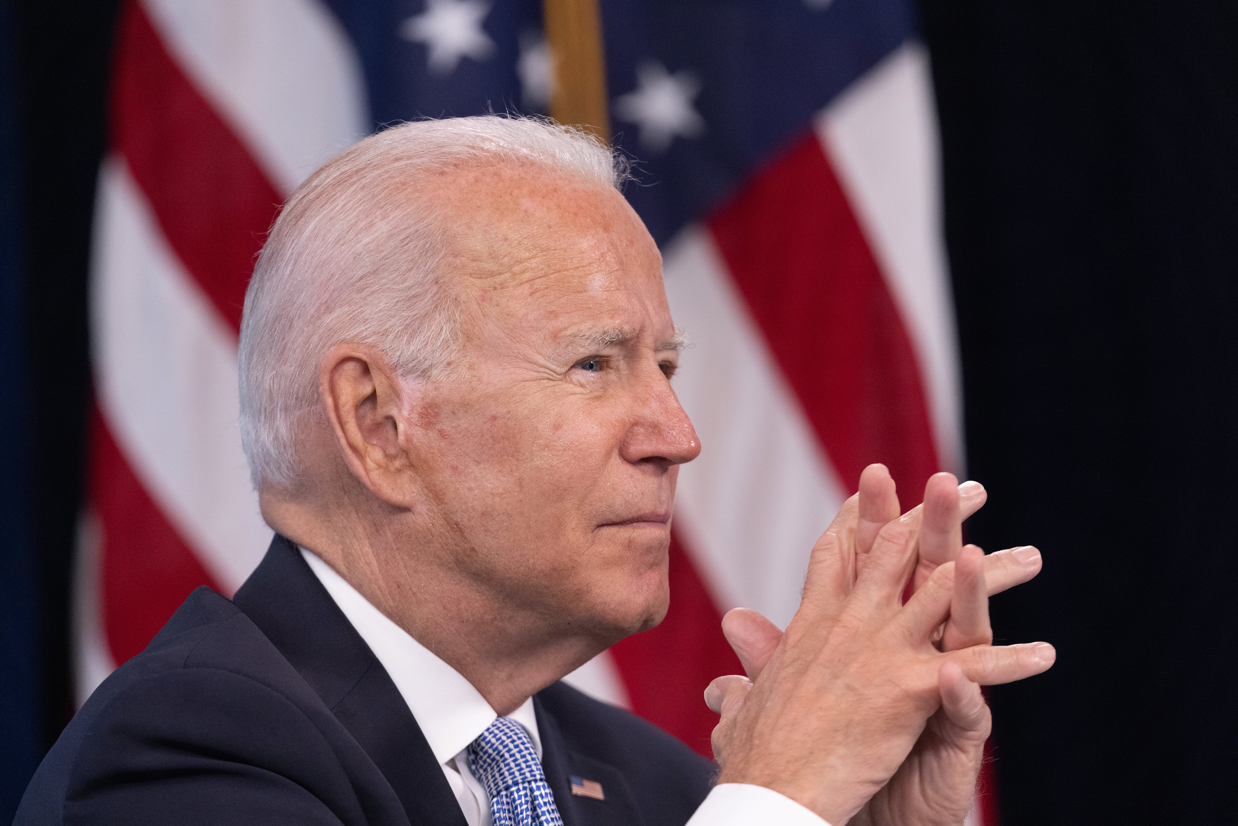 WASHINGTON, DC - 30 DE JUNIO: El presidente de Estados Unidos, Joe Biden, habla durante un evento con gobernadores de estados occidentales y miembros de su gabinete el 30 de junio de 2021 en Washington, DC. Biden abordó la combinación de sequía, calor e incendios forestales que actualmente afectan a la parte occidental de los EE. UU. Durante sus comentarios. (Foto de Win McNamee / Getty Images)