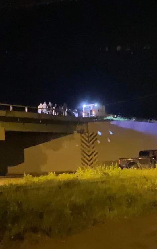 El puente donde fueron hallados los restos humanos.