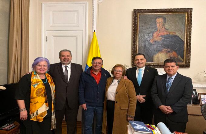 Presidente Gustavo Petro e integrantes de la oposición de Venezuela