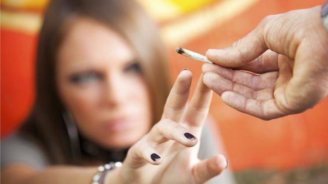 En América Latina, según datos de UNICEF, el 35% de los jóvenes de entre 13 y 15 años dice haber tomado alcohol en el último mes y aproximadamente el 17% fuma a diario.