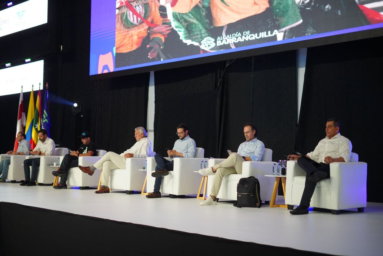 Alcaldes en Congreso de Fenalco.