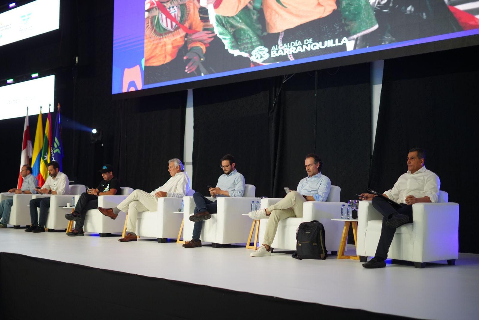 Alcaldes en Congreso de Fenalco.