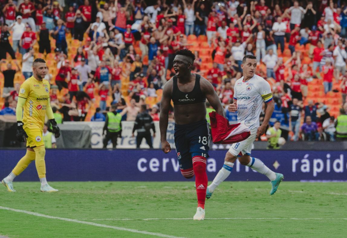 Edwin Cetré fue el encargado de anotar de penal el gol del triunfo del Medellín sobre el Pasto, en el último minuto.