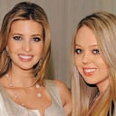 vanka, de 37 años, creció junto a su padre y hoy es su asesora oficial en la Casa Blanca. Tiffany, de 25, en cambio, lo veía muy contadas veces y ahora pasan meses sin que él la busque siquiera por teléfono.