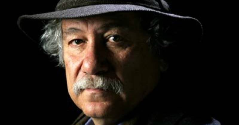 El poeta colombiano Juan Manuel Roca comparte detalles de su vida en confinamiento.