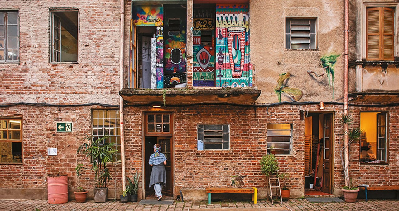 Jackson Brum en su estudio en Vila Flores