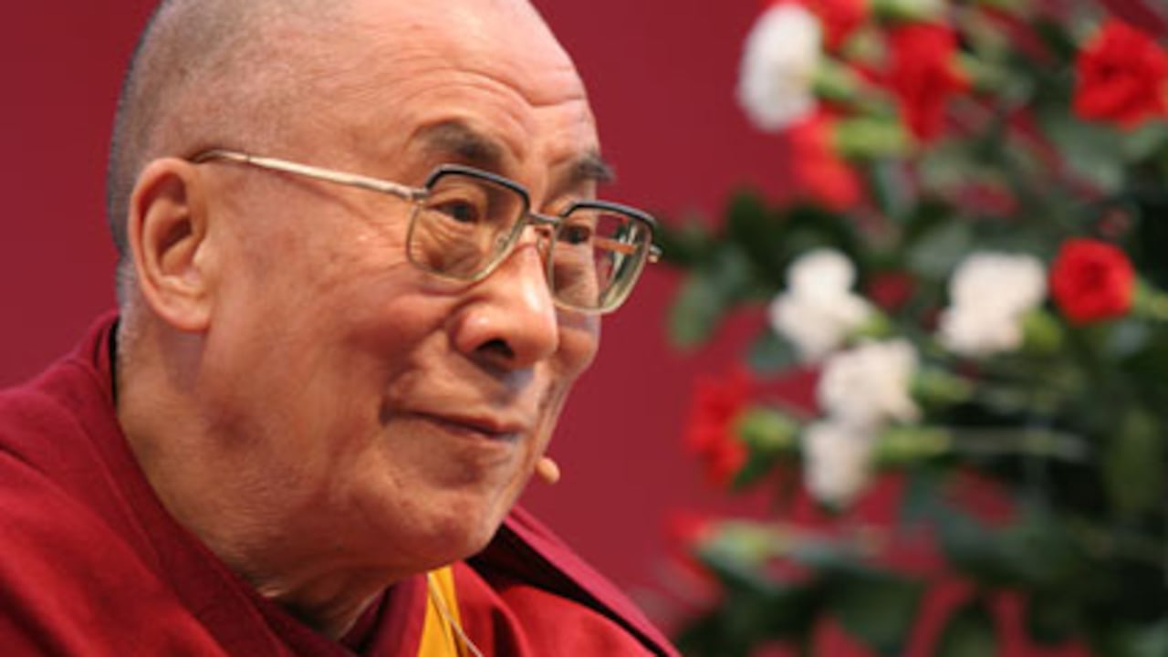 El actual Dalái Lama es el líder espiritual budista más popular de todos los tiempos y en 1998 prestó su imagen para una campaña de Apple.