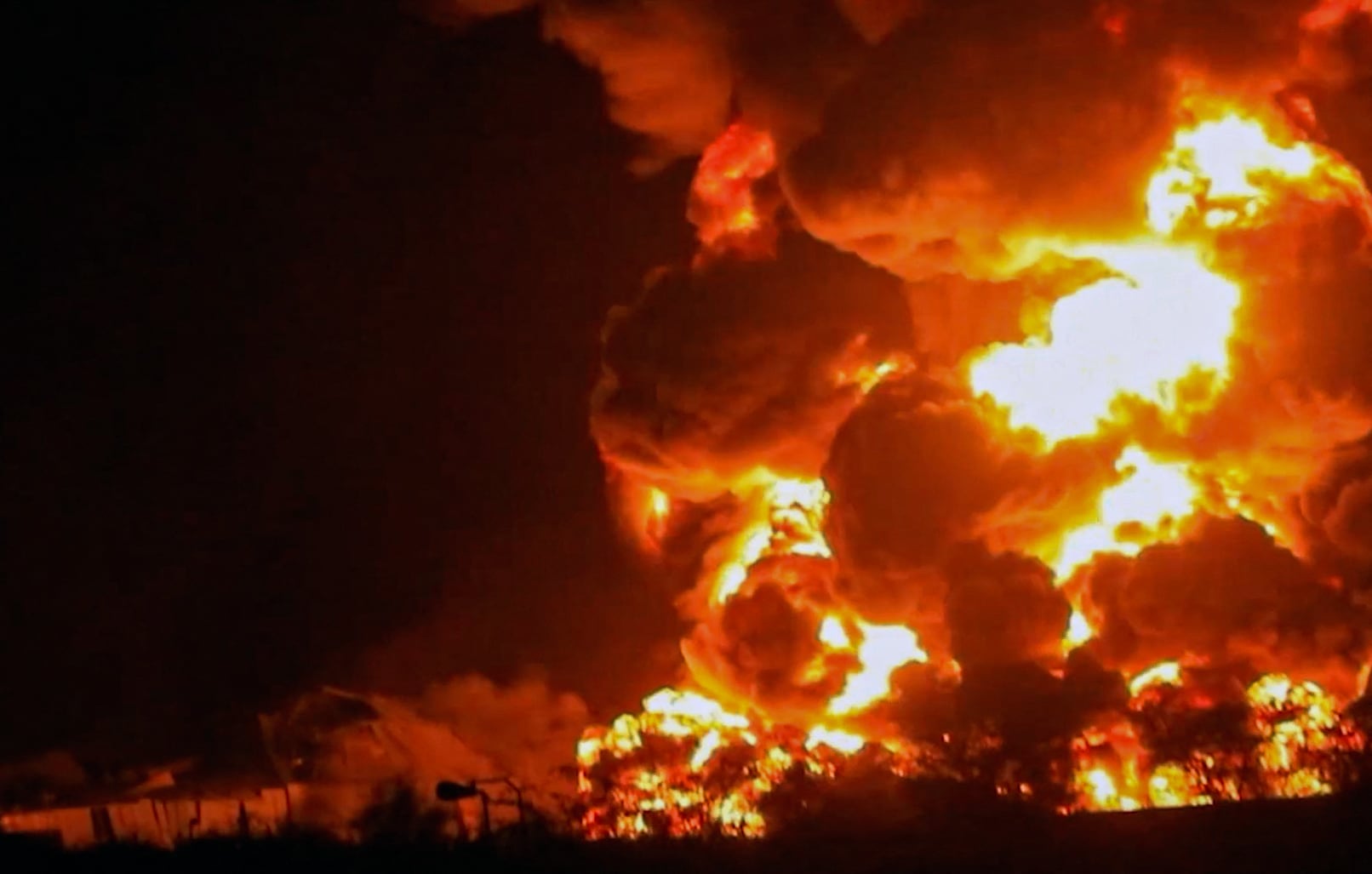 Ataque de Israel al aeropuerto de Sana en Yemen