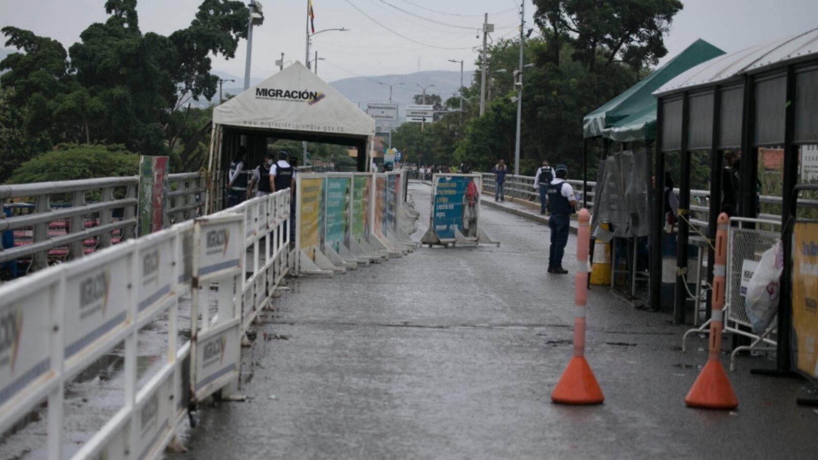 También se anunció el establecimiento de protocolos de bioseguridad para una gradual reapertura comercial.