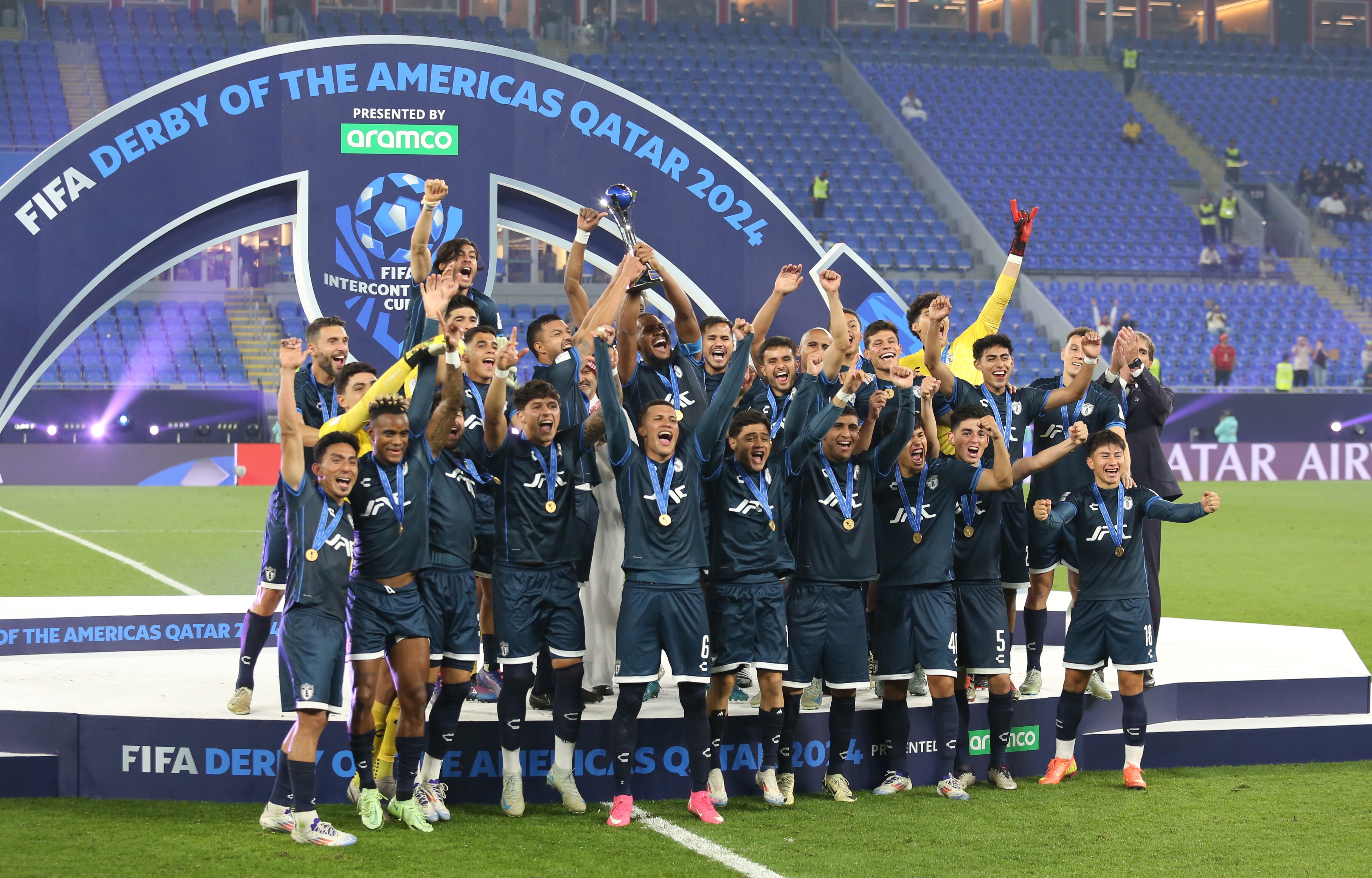 Pachuca celebrando su histórico pase a semifinales.
