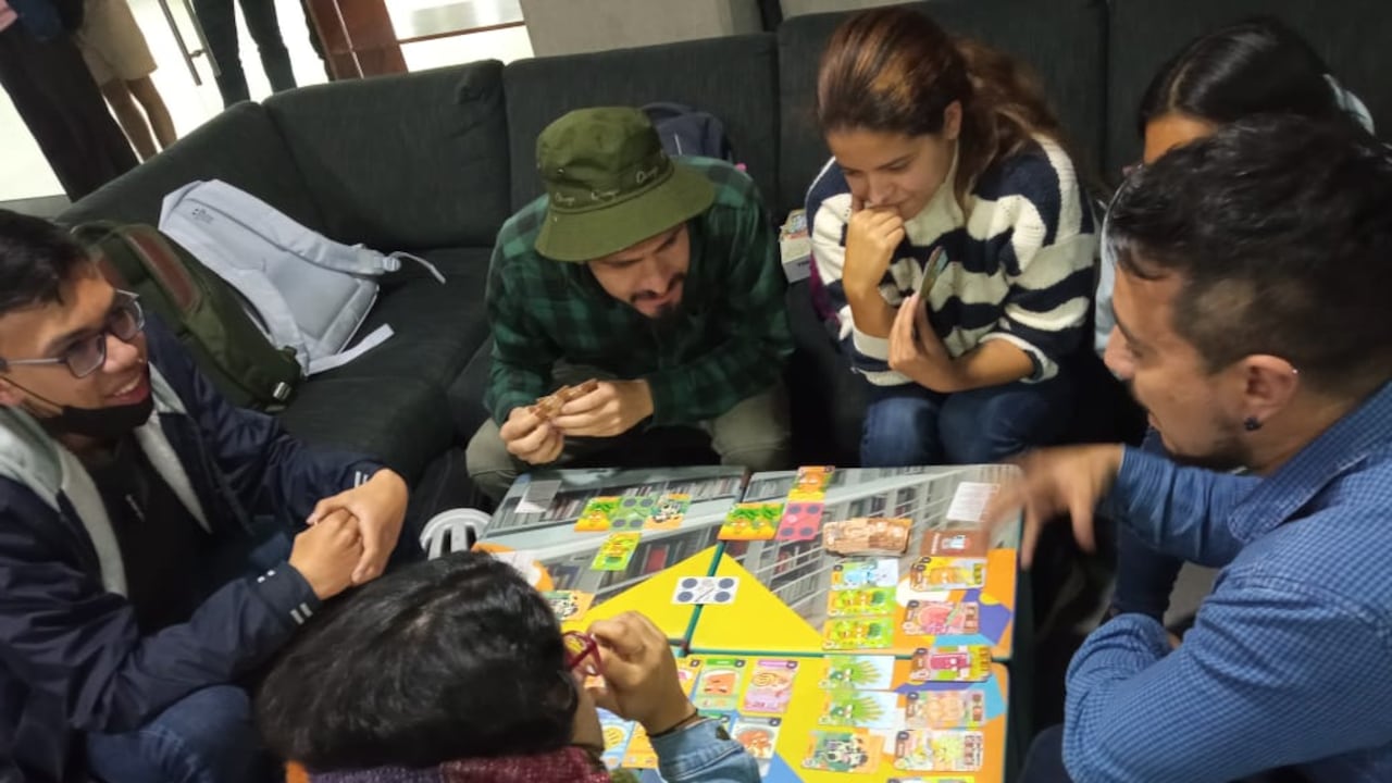 Jugadores de Abuela co.