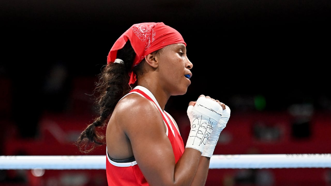 La boxeadora colombiana consiguió su quinta medalla a nivel profesional.