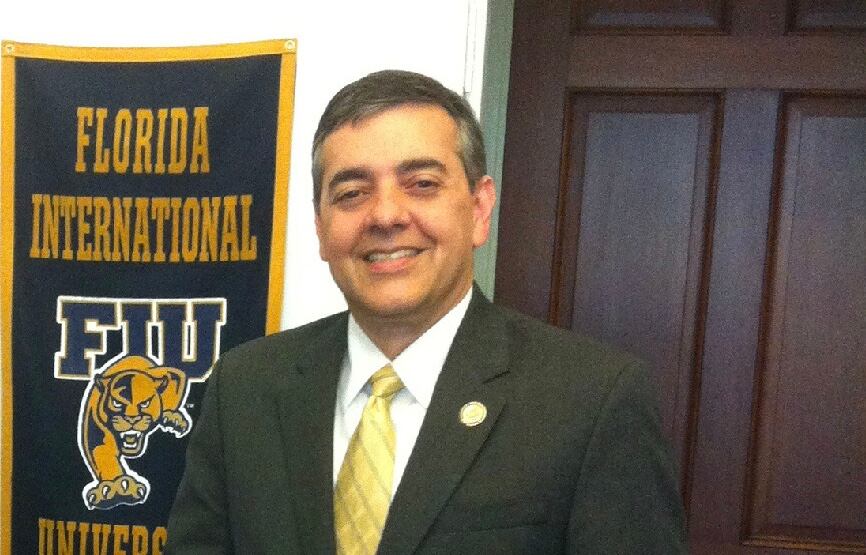 Se trata de David Rivera, quien fue arrestado en el aeropuerto de Atlanta, Georgia y sobre quien pesa varios cargos criminales relacionados con ese contrato suscrito con la principal empresa del Estado en manos del régimen del presidente Nicolás Maduro.