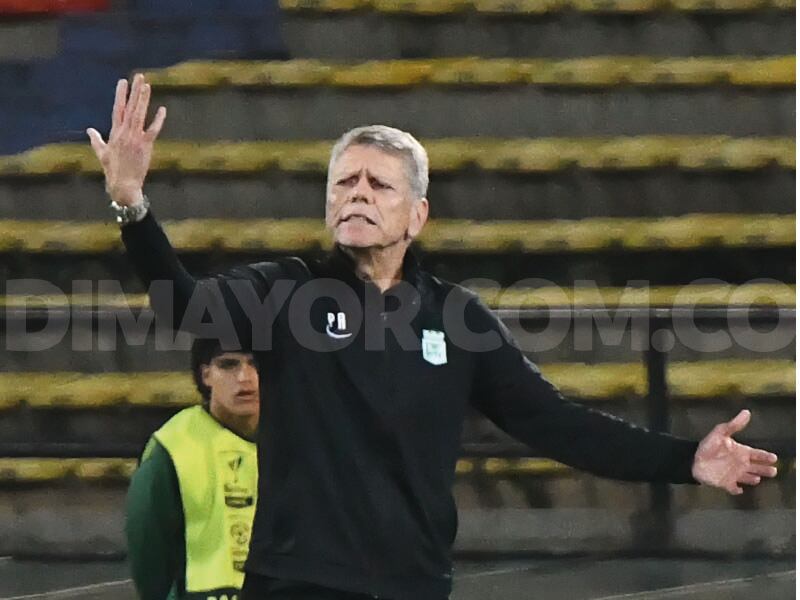 Paulo Autuori durante el partido de Atlético Nacional y Unión Magdalena