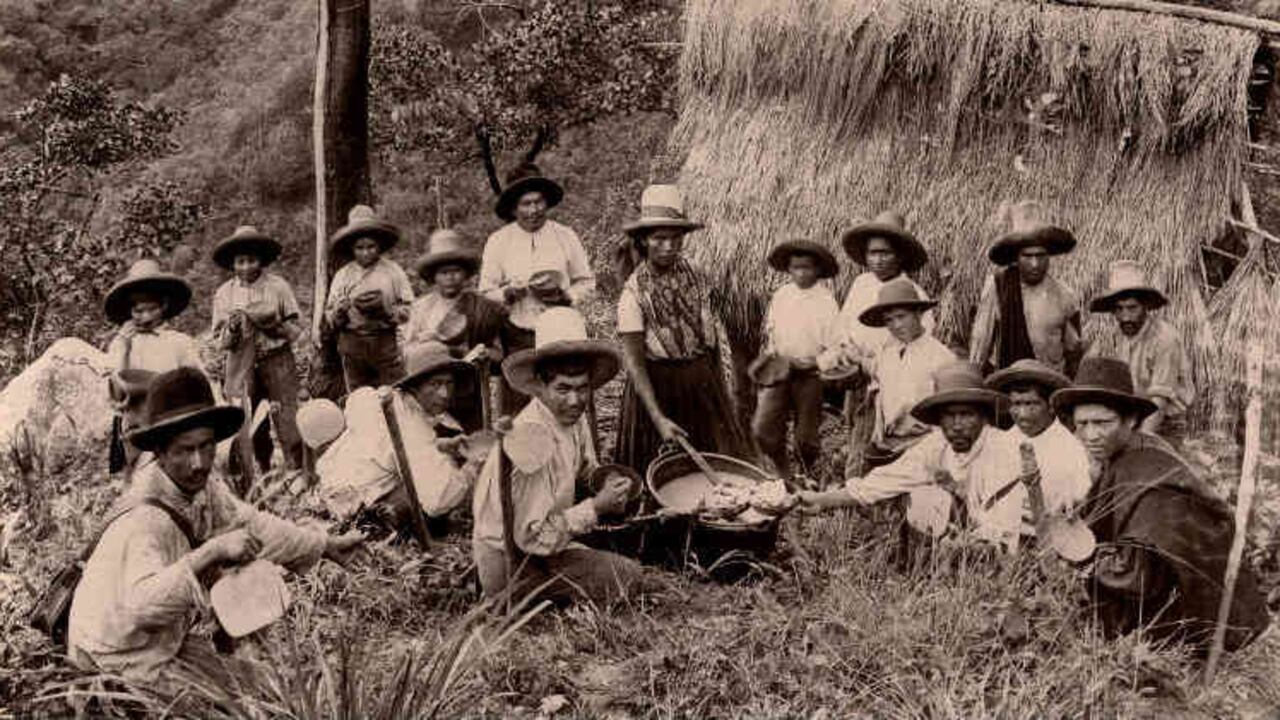 Peones almorzando, tierra templada, Cundinamarca Ca. 1890 Asociación Bourgarel.