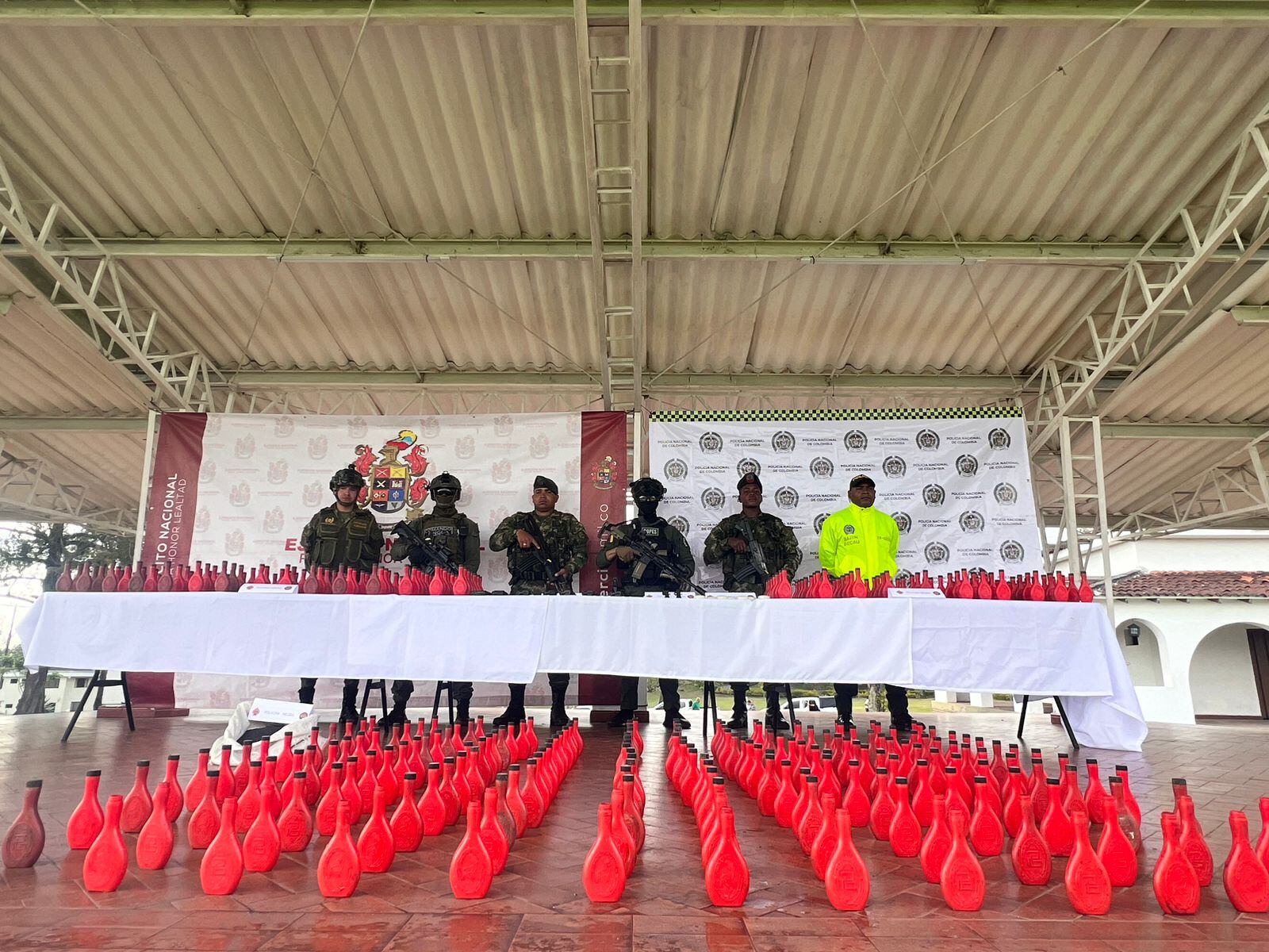 Tropas del Ejército ubicaron un depósito ilegal de la Segunda Marquetalia en el municipio de Argelia, Cauca.