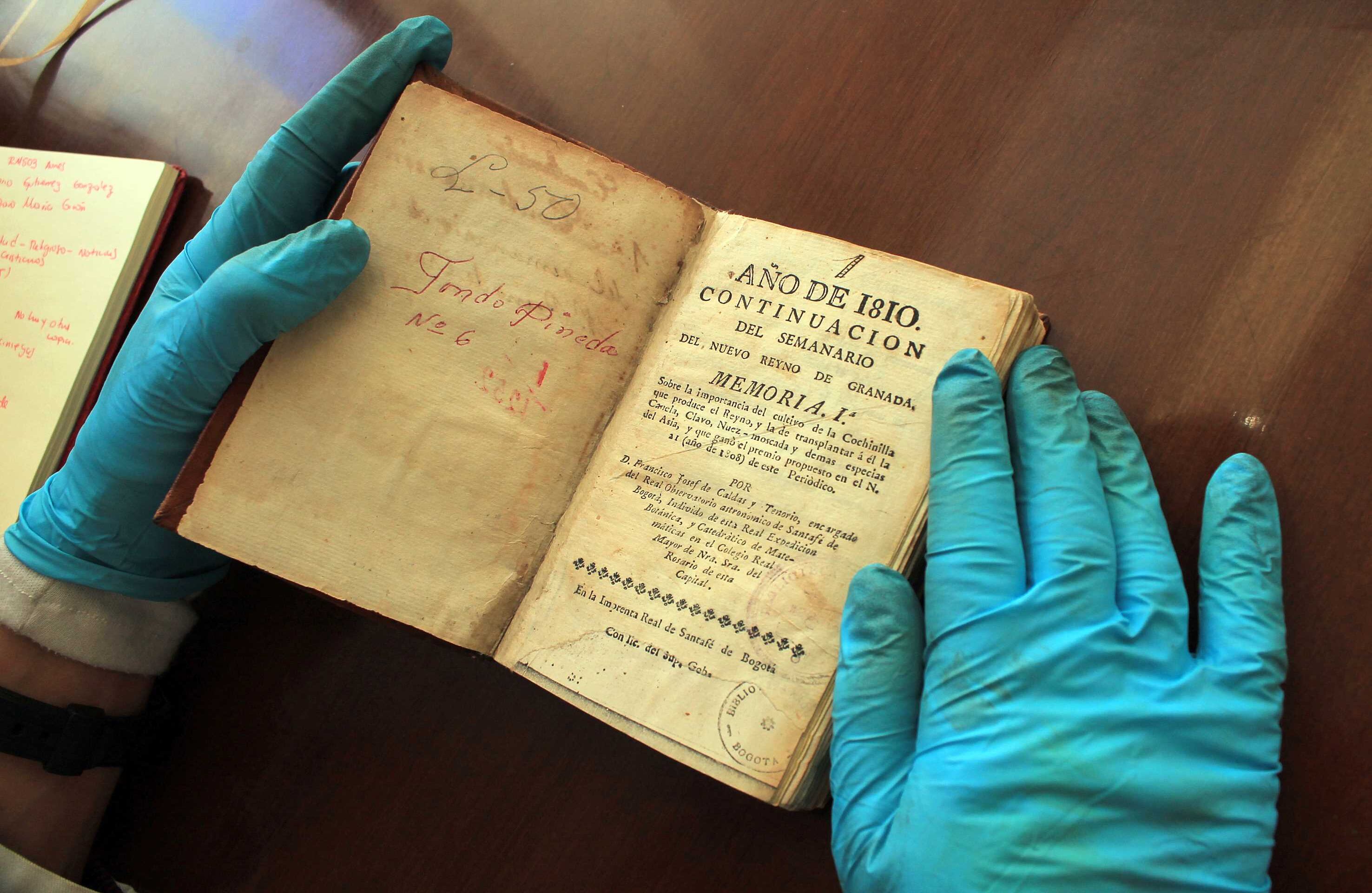 Semanario Nuevo reino de Granada (1810) era un periódico científico dirigido por Francisco José de Caldas. A los seis años de escrito, el líder político fue asesinado por las tropas de Pablo Morillo por lo que se convirtió en un mártir de la Independencia.  Foto: Álvaro Tavera.