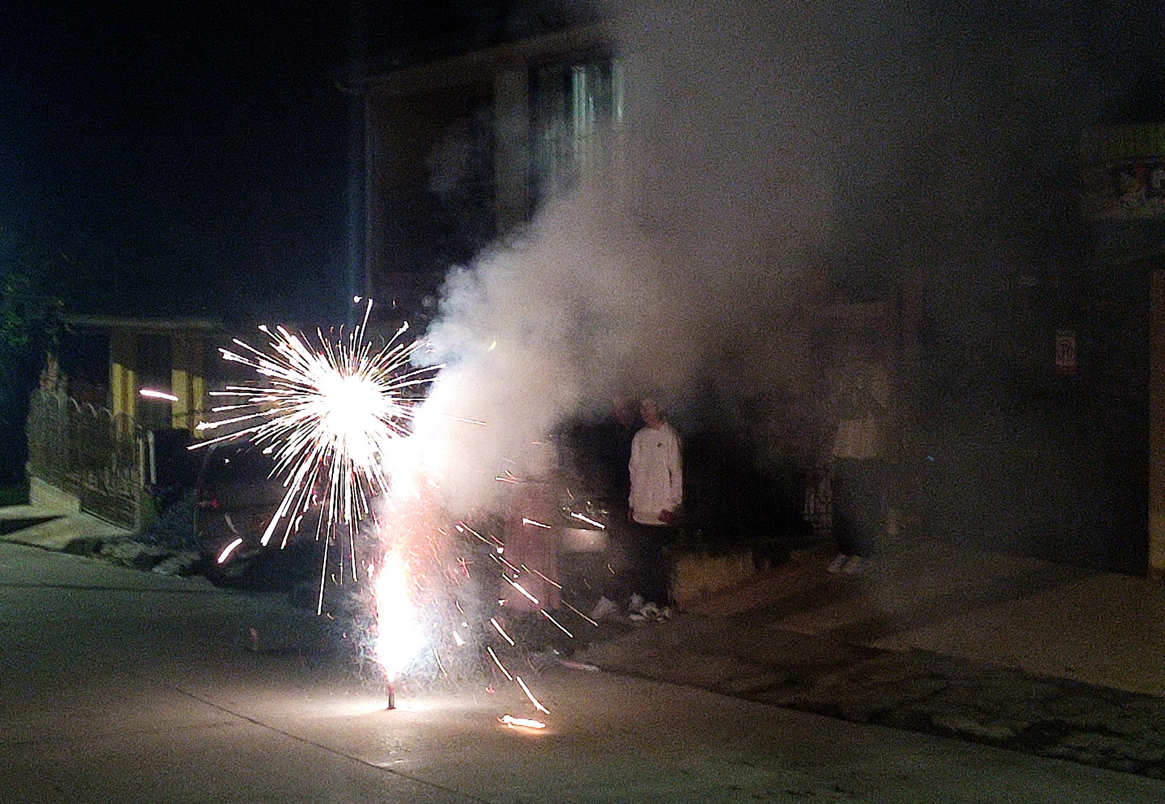 La alborada en Cali, deja varios casos de quemados con pólvora en el inicio de las fiestas decembrinas. Foto Jorge Orozco / El País.