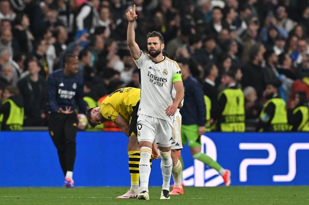 El capitán Nacho celebra el primer gol del equipo de merengue.