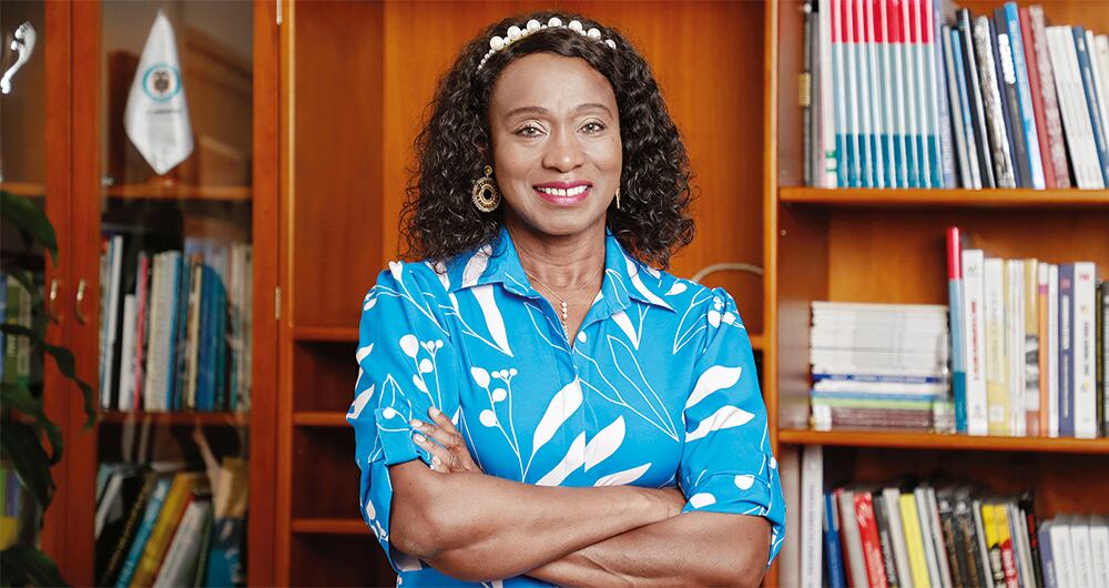 El Ministerio del Deporte, que lidera María Isabel Urrutia, firmó un convenio por 5.000 millones de pesos para implementar un sistema biométrico en los estadios.