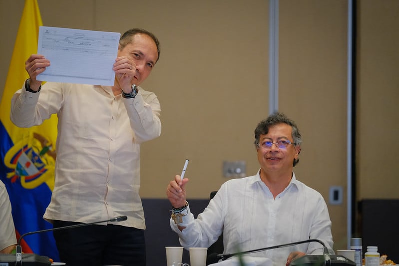 El presidente Gustavo Petro y su gabinete firmaron la convocatoria a una Asamblea Nacional Constituyente.