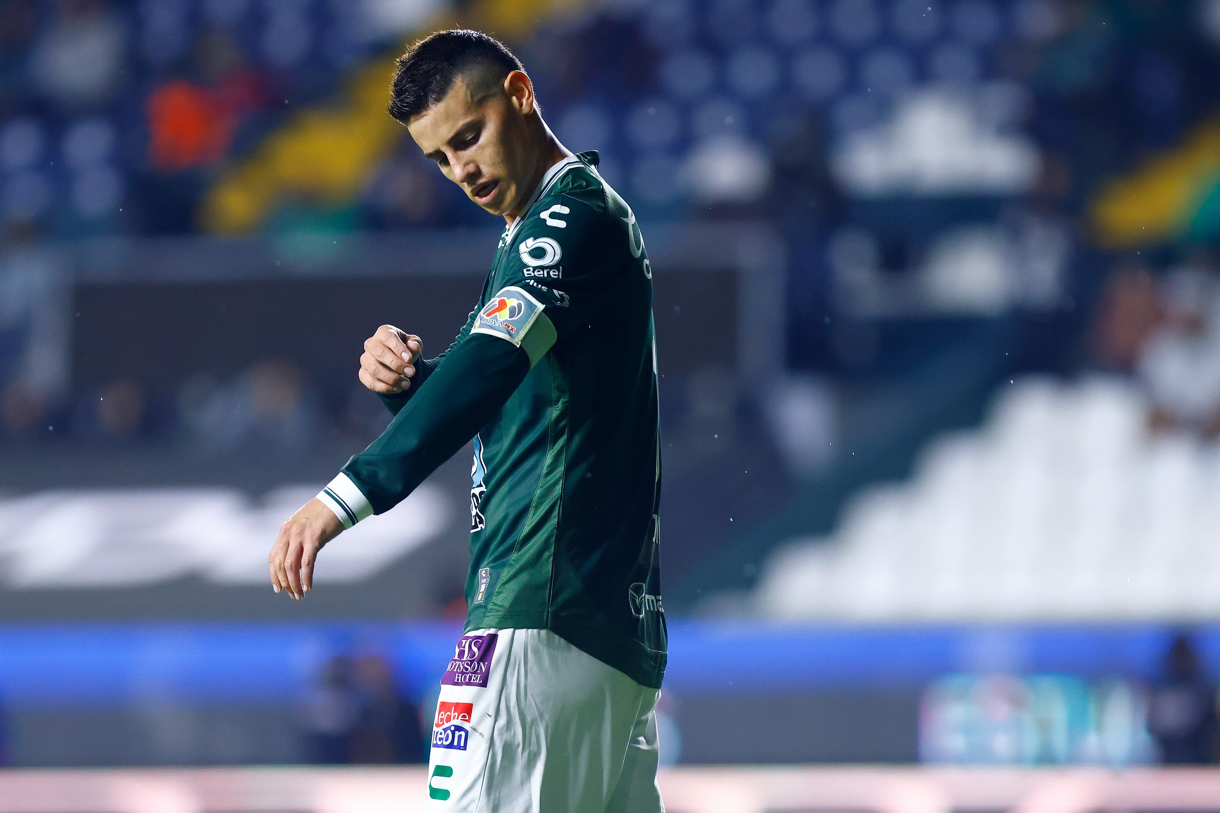 LEON, MEXICO - JULY 13: James Rodriguez of Leon looks on during the 1st round match between Leon and Atletico San Luis as part of the Torneo Apertura 2025 Liga MX at Leon Stadium on July 13, 2025 in Leon, Mexico. (Photo by Leopoldo Smith/Getty Images)