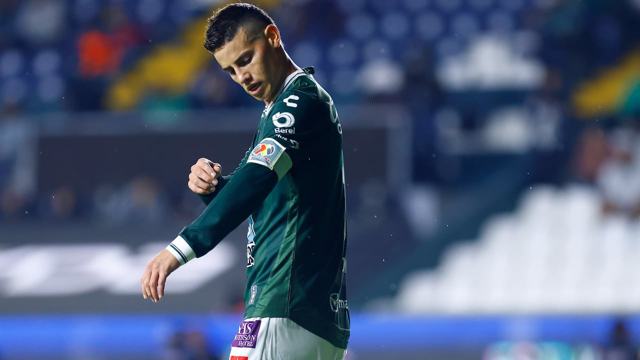 LEON, MEXICO - JULY 13: James Rodriguez of Leon looks on during the 1st round match between Leon and Atletico San Luis as part of the Torneo Apertura 2025 Liga MX at Leon Stadium on July 13, 2025 in Leon, Mexico. (Photo by Leopoldo Smith/Getty Images)