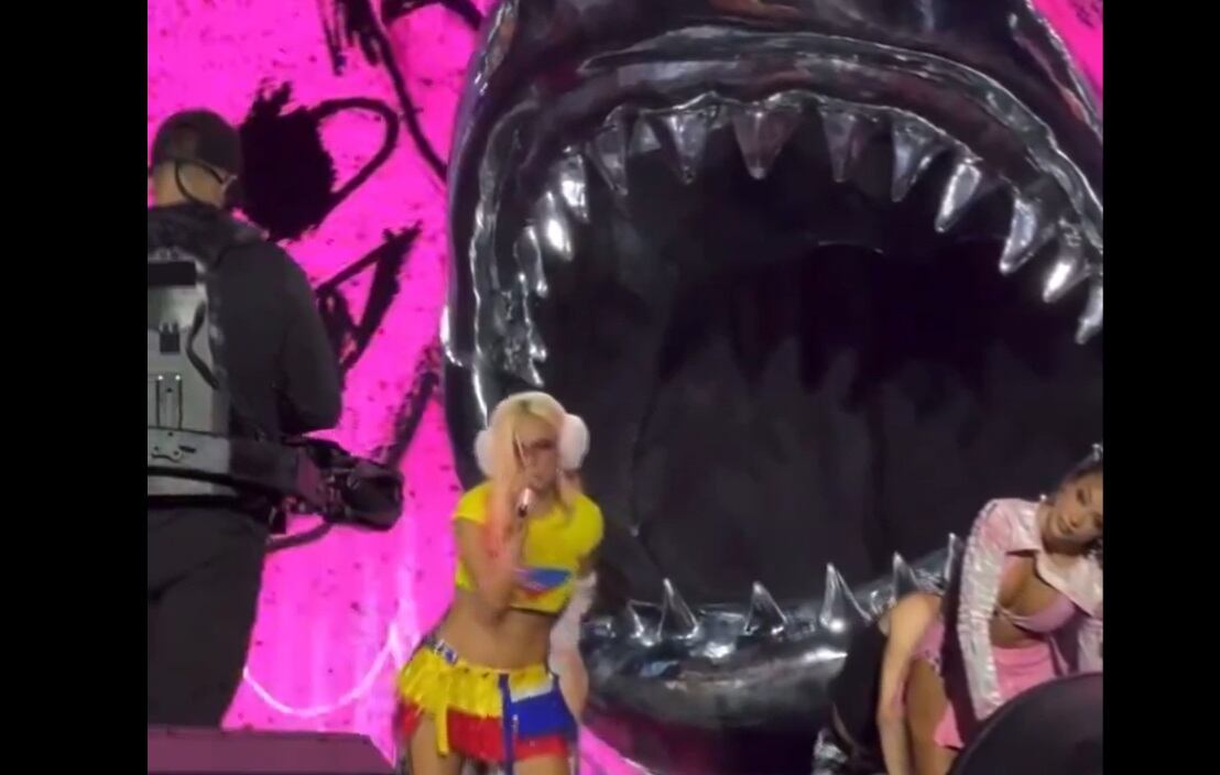 Asistentes denuncian que personas estarían rompiendo filtros de seguridad para ingresar a las malas al estadio.