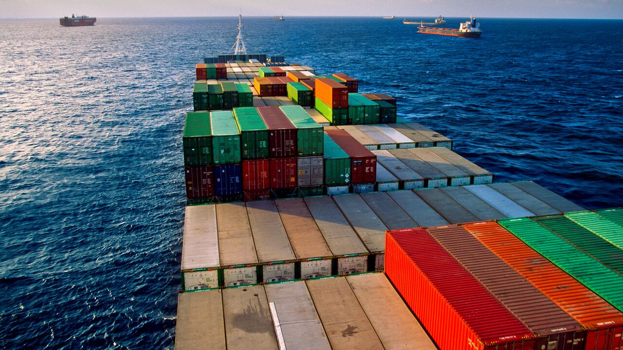 Según el ministro ucraniano de Infraestructura, Oleksandr Kubrakov, el barco de bandera de Sierra Leona, transporta una carga de 26.000 toneladas de maíz.