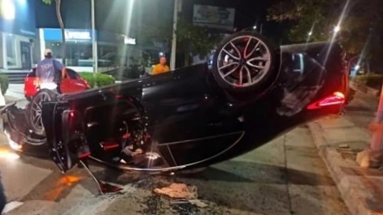 Un automóvil de gama alta, adscrito a nombre del hijo de Aida Merlano, protagonizó aparatoso accidente.