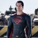 Una de las novedades de la cinta es que Superman no lleva los emblemáticos calzones rojos. Además, por primera vez lo interpreta un actor británico, Henry Cavill.