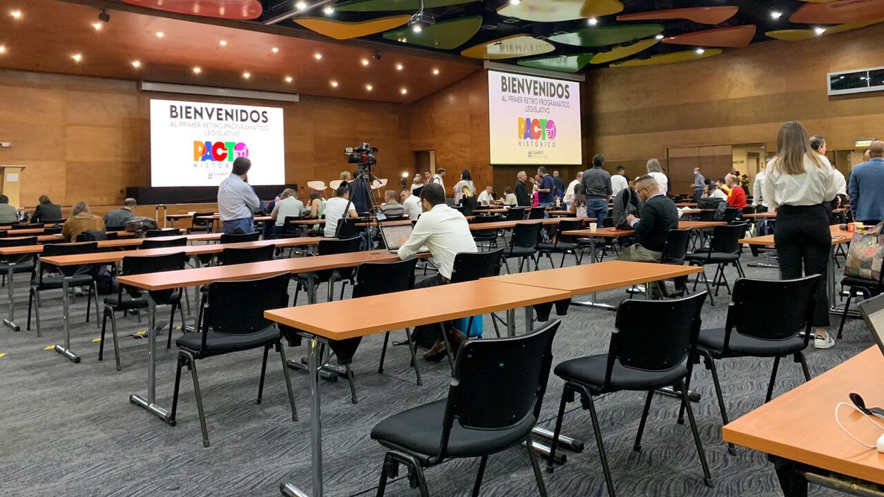 Retiro del Pacto Histórico en Medellín.