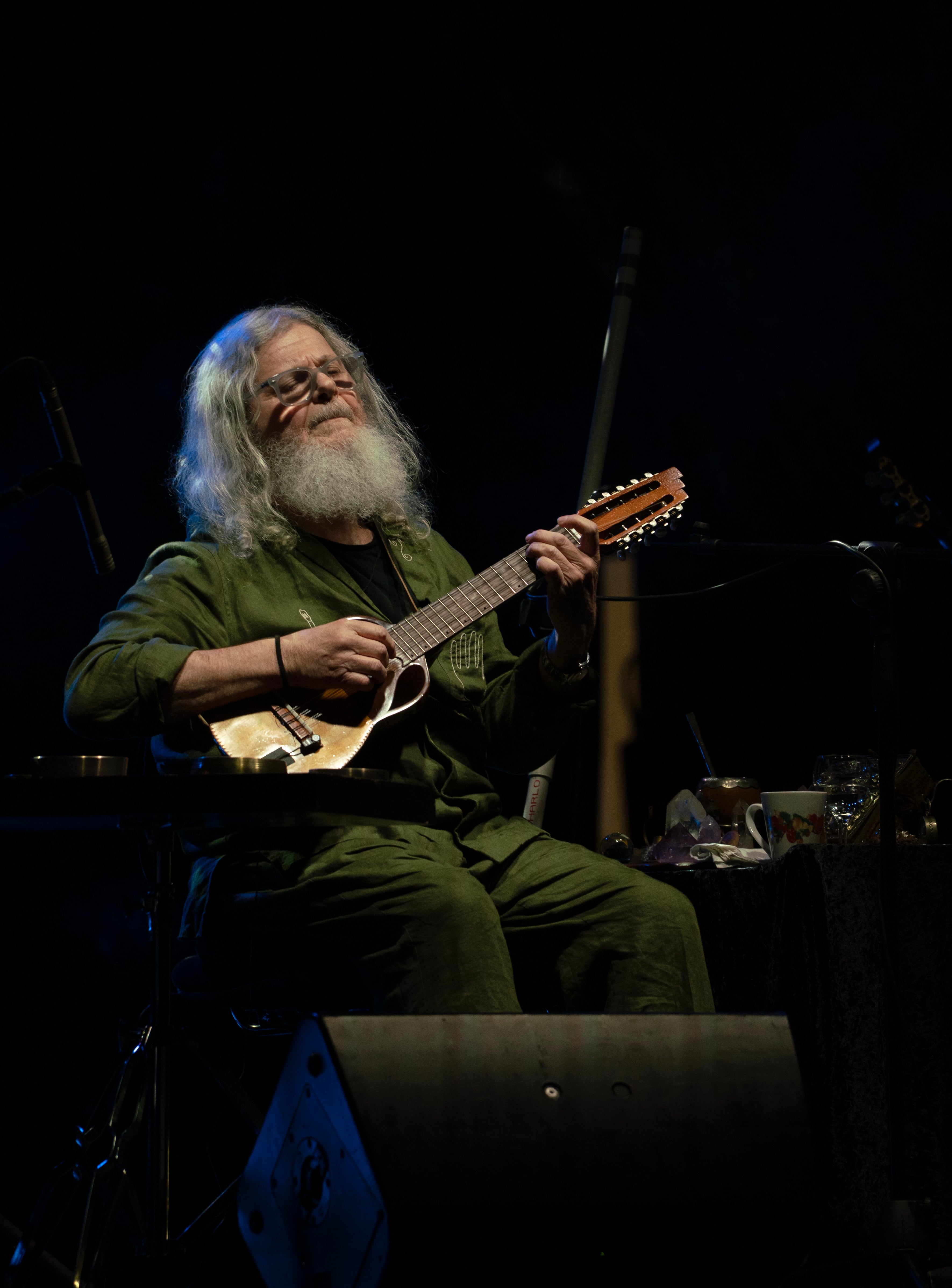 El ronroco no es solo un instrumento para Gustavo Santaolalla, es una manera de acercarse a la fuente.
