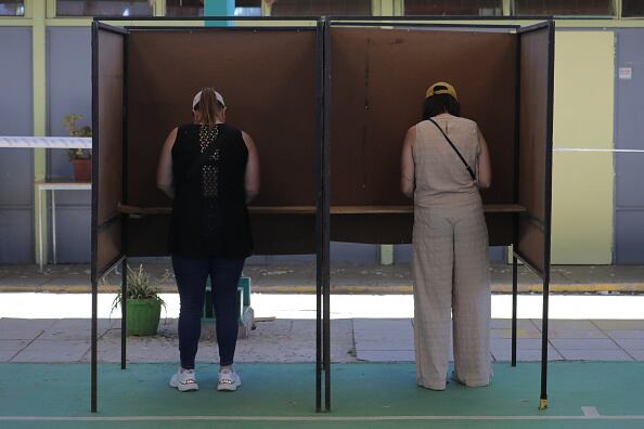 Chile se puso en el centro al rechazar las propuestas de los extremos, la última de ellas elaborada por un consejo dominado por el Partido Republicano, y que era todavía más conservador que la Carta Magna heredada de la dictadura.