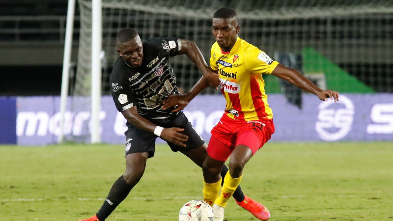 Matecañas y Junioristas igualaron a dos en duelo emocionante.