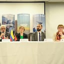 En la instalación del Comité Directivo del Grupo de Alto Nivel de Hidrógeno Verde entre Colombia y Alemania participaron la embajadora de Colombia en Alemania, Yadir Salazar; el ministro de Comercio, Industria y Turismo, Germán Umaña Mendoza; la secretaria de Estado Parlamentaria del Ministerio Federal de Economía y Protección del Clima, Franziska Brantner; el ministro de Minas y Energía, Andrés Camacho, y la embajadora de Alemania en Colombia, Martina Klumpp.