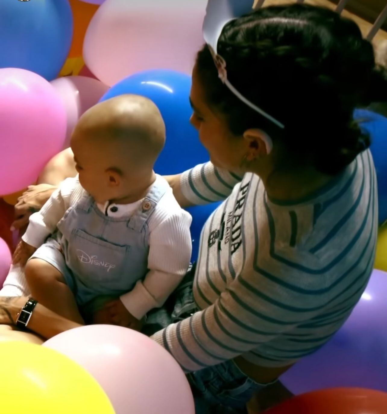 Greeicy y su hijo Kai