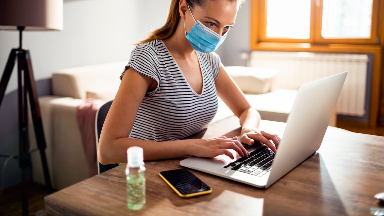 Mujer trabajando. Getty Images.