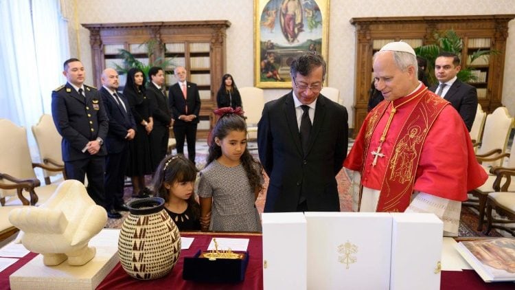 El Santo Padre León XIV recibió este jueves 2 de julio de 2026, en el Palacio Apostólico, a Gustavo Francisco Petro Urrego, Presidente de la República de Colombia