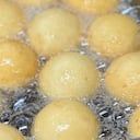 El Acueducto de Bogotá pidió a las personas no arrojar al sifón ni alcantarillas el aceite con el que se hacen los buñuelos.