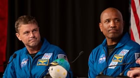 Reid Wiseman y Victor Glover dan declaraciones sobre la misión Artemis II.