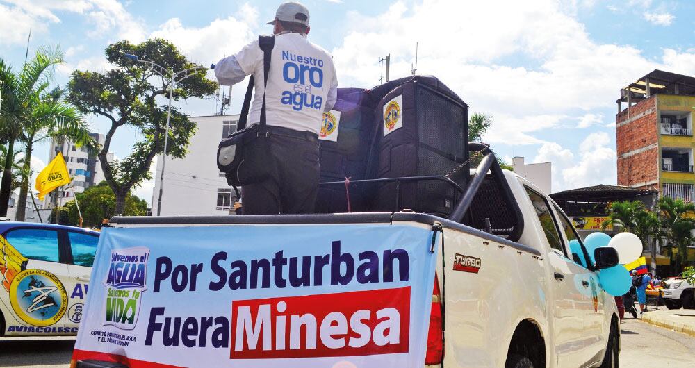  Los habitantes de Santander han adelantado varias manifestaciones pacíficas en contra del proyecto minero Soto Norte, que viene impulsando la empresa Minesa desde 2015. 
