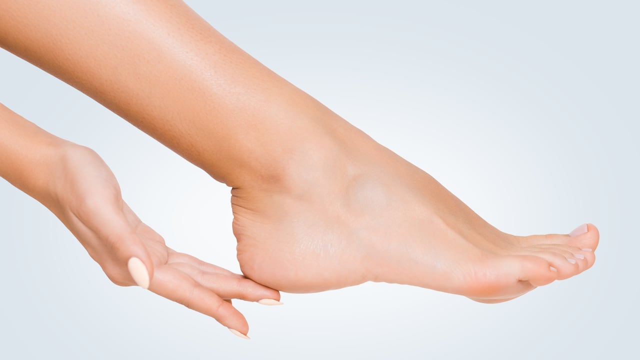 Los talones agrietados pueden ser aminorados o eliminados con elementos que se obtienen fácilmente o están en el hogar.