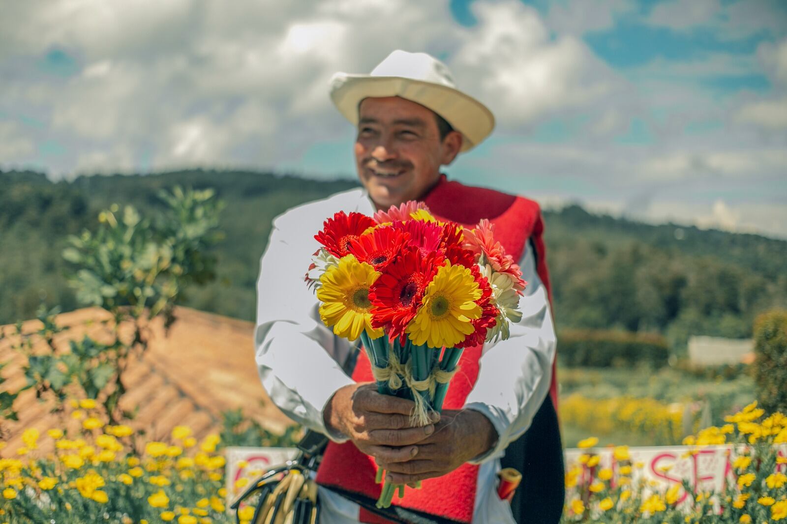 Feria de las Flores 2025 comenzará el viernes primero de enero.