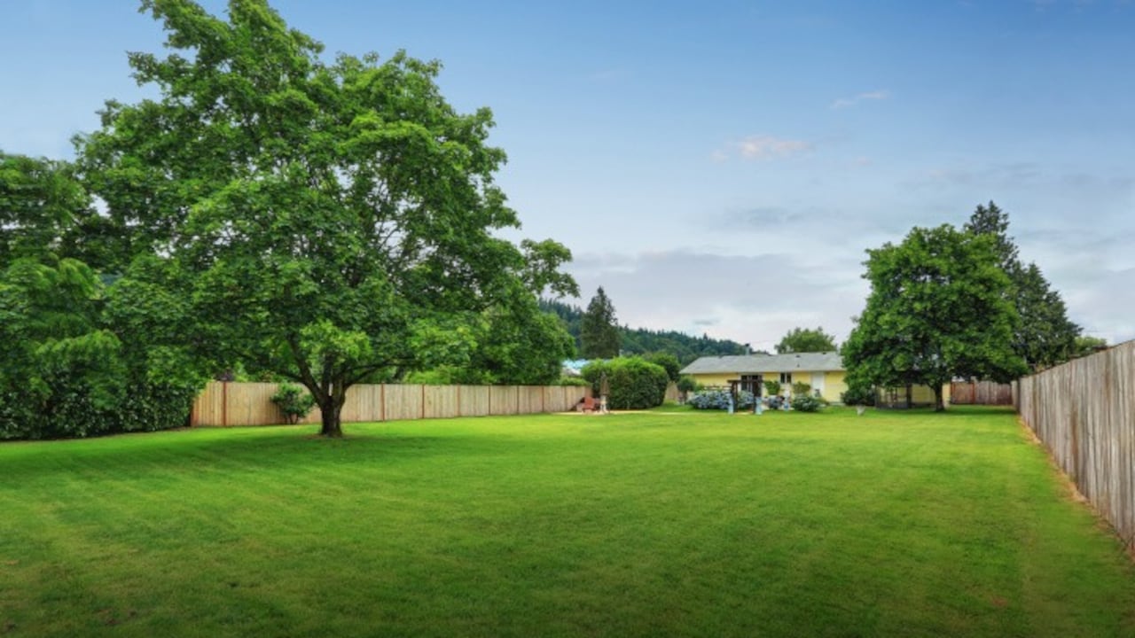 Si lo que quiere es tener una casa para vacacionar debe considerar un lugar callado, tranquilo, alejado del caos de la ciudad y con sitios de esparcimiento cercanos será la mejor opción.