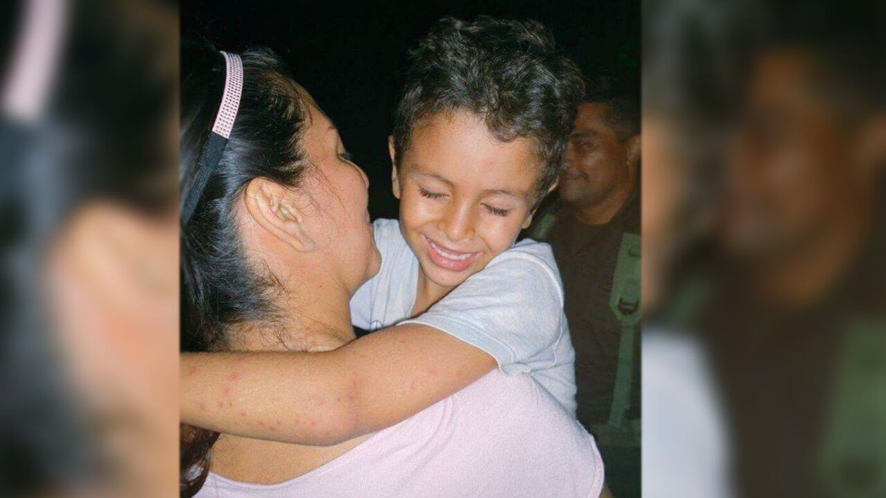 Jacobo Arbeláez junto a su familia, luego de ser liberado.